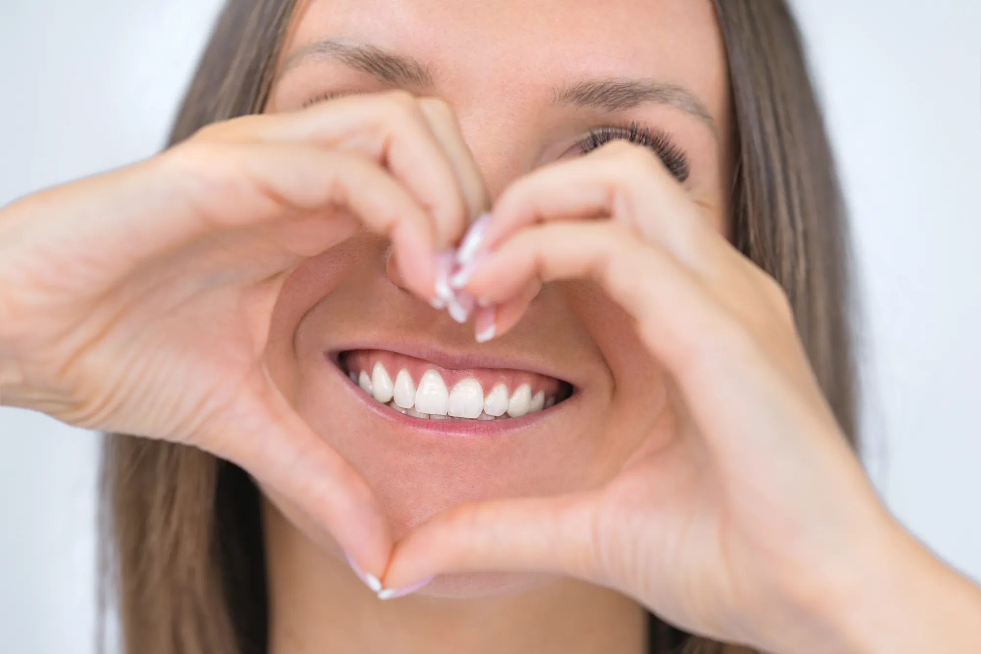 Imagem ilustrativa: clareamento dental